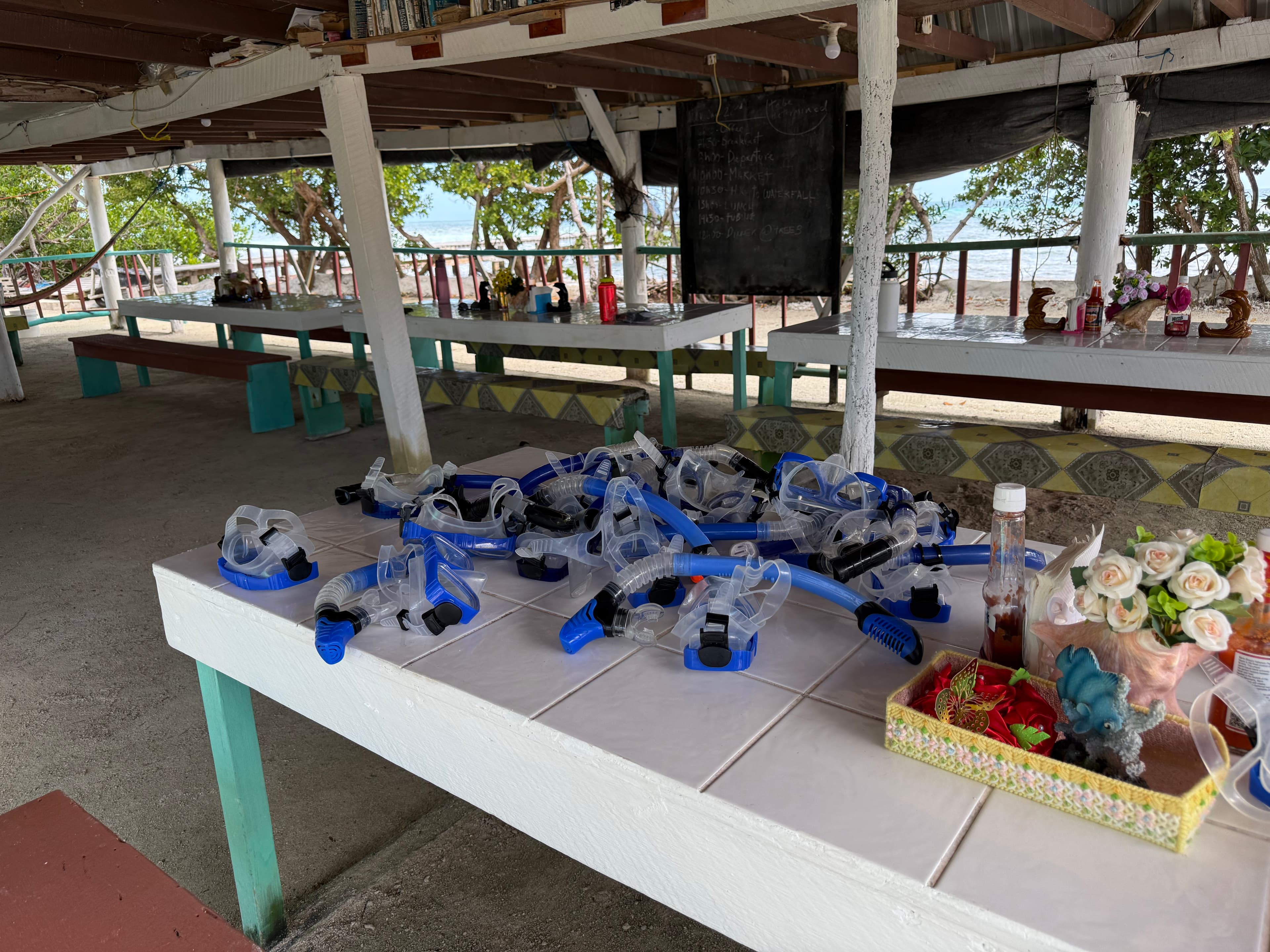 Where to Stay Near the Belize Barrier Reef (Southern vs Northern Guide)